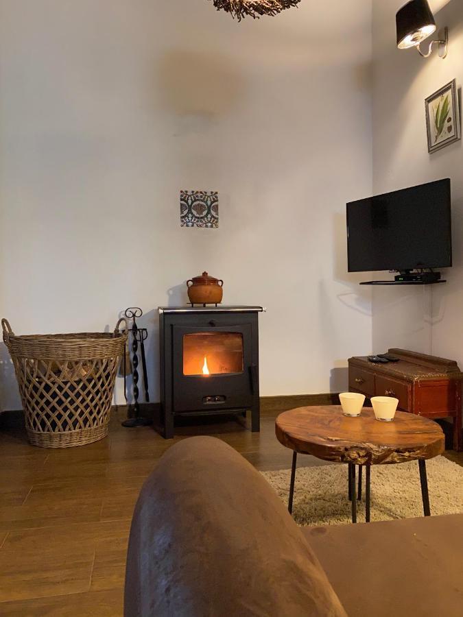 Valle Del Arroyo - - Solo Adultos Bed and breakfast