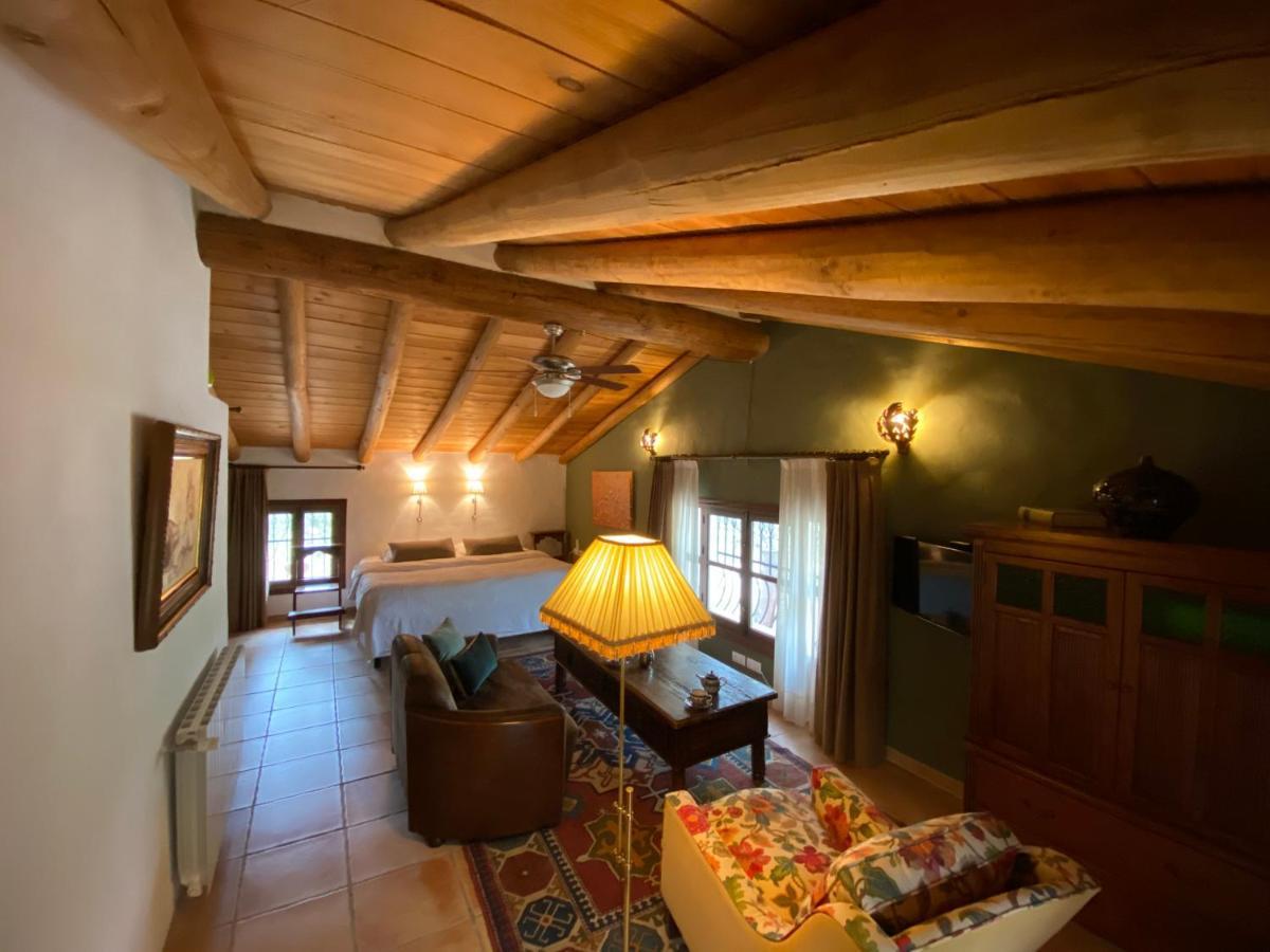 Valle Del Arroyo - - Solo Adultos Bed and breakfast Cortelazor