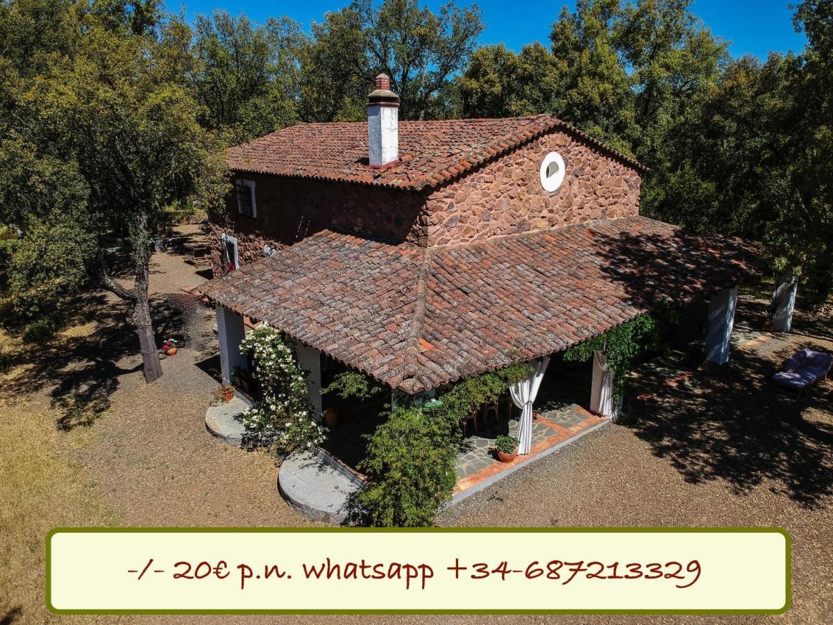 Valle Del Arroyo - - Solo Adultos Bed and breakfast Cortelazor